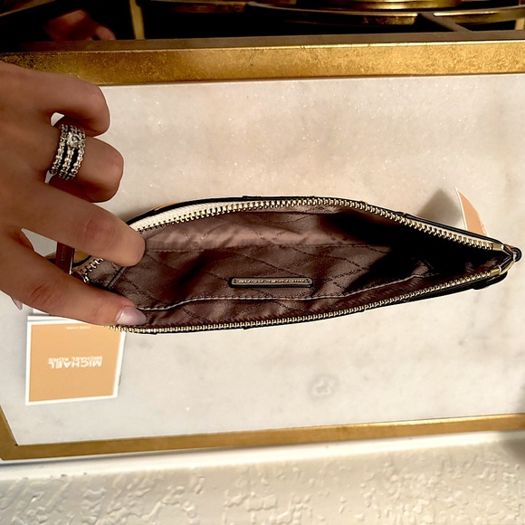 Michael Kors NEW Jet Set Travel Large Color-Block Wristlet White/Gold NWT - Picture 8 of 9